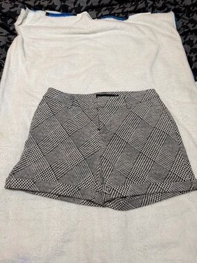 torrid Black & White Plaid dress Shorts size 10